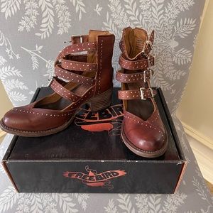 New in Box Freebird Felicity Cognac - Size 6